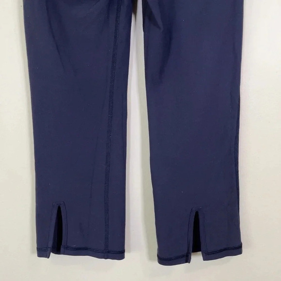 LULULEMON | REVERSIBLE GATHER AND CROW CROP IN PURPLE - Picture 7 of 10